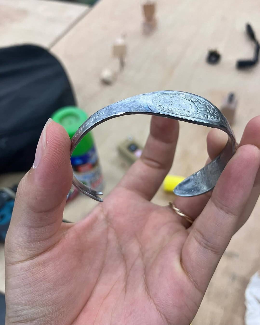 カニスプーンのバングル